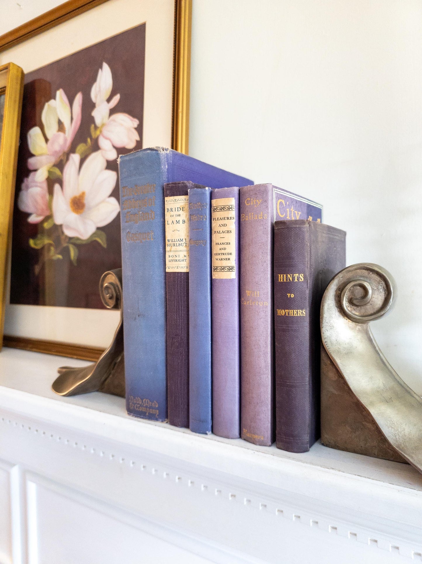 Purple vintage books (Set of 6)
