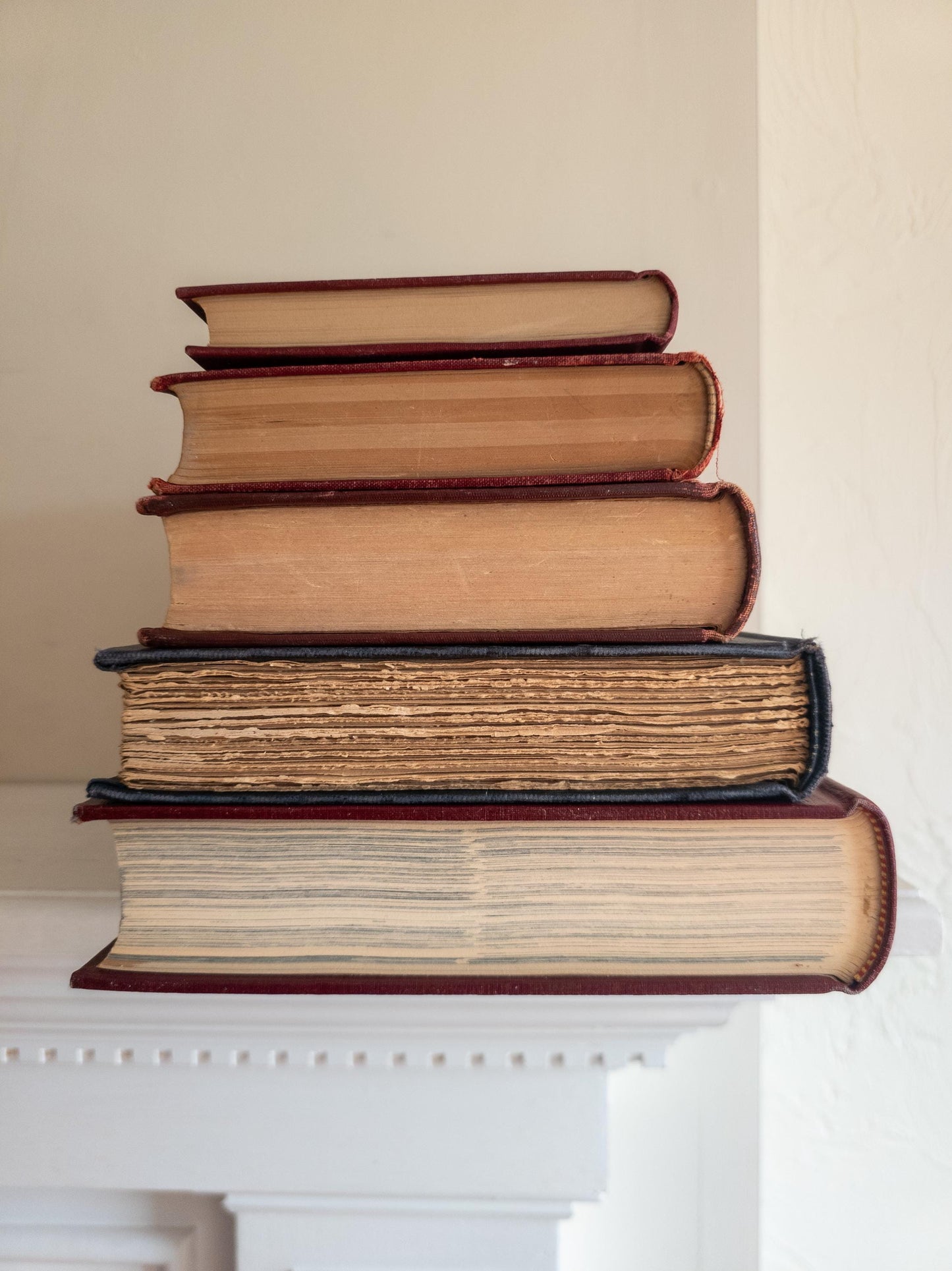 Red vintage books - Set of 5