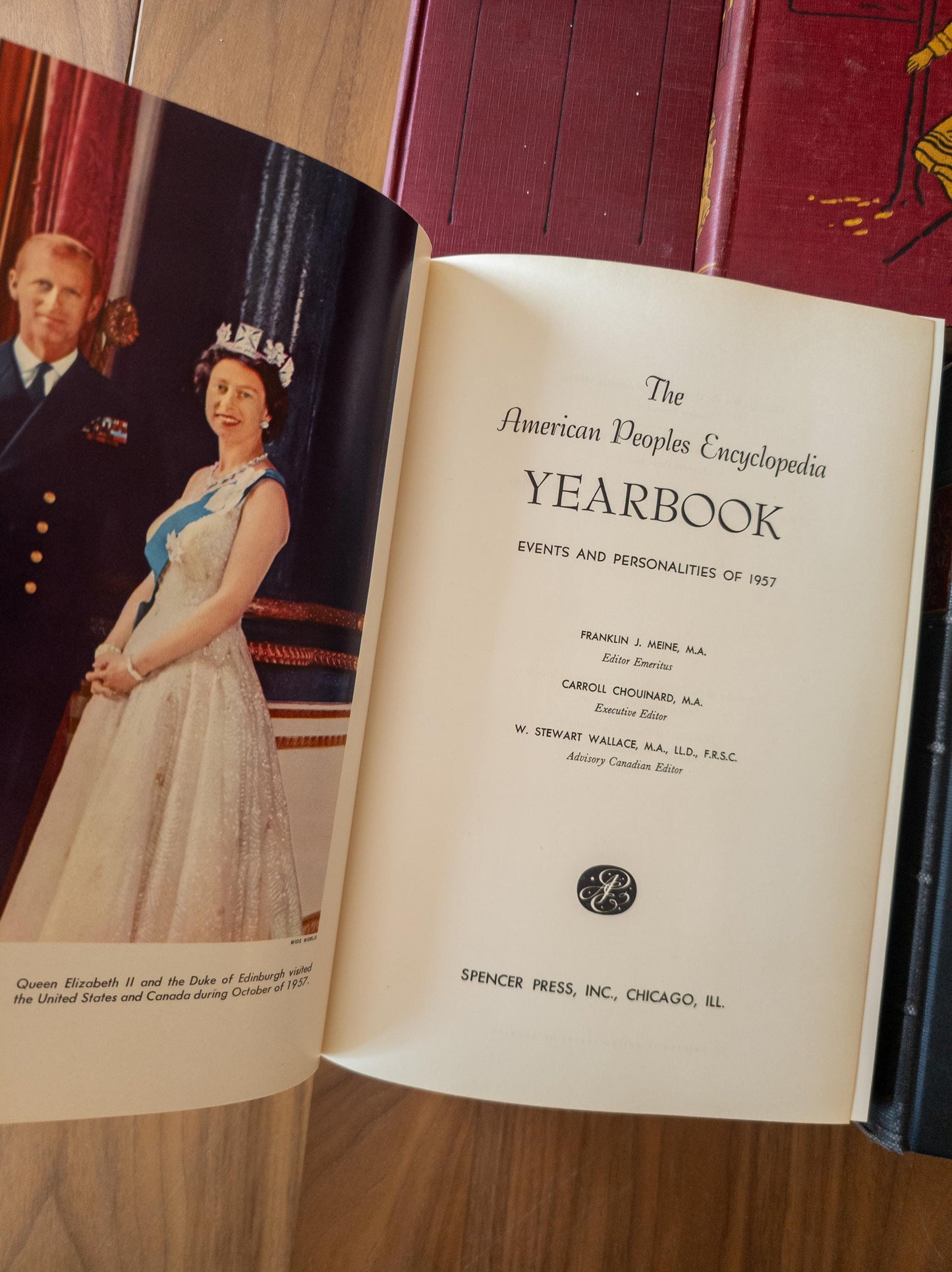 Red vintage books - Set of 5