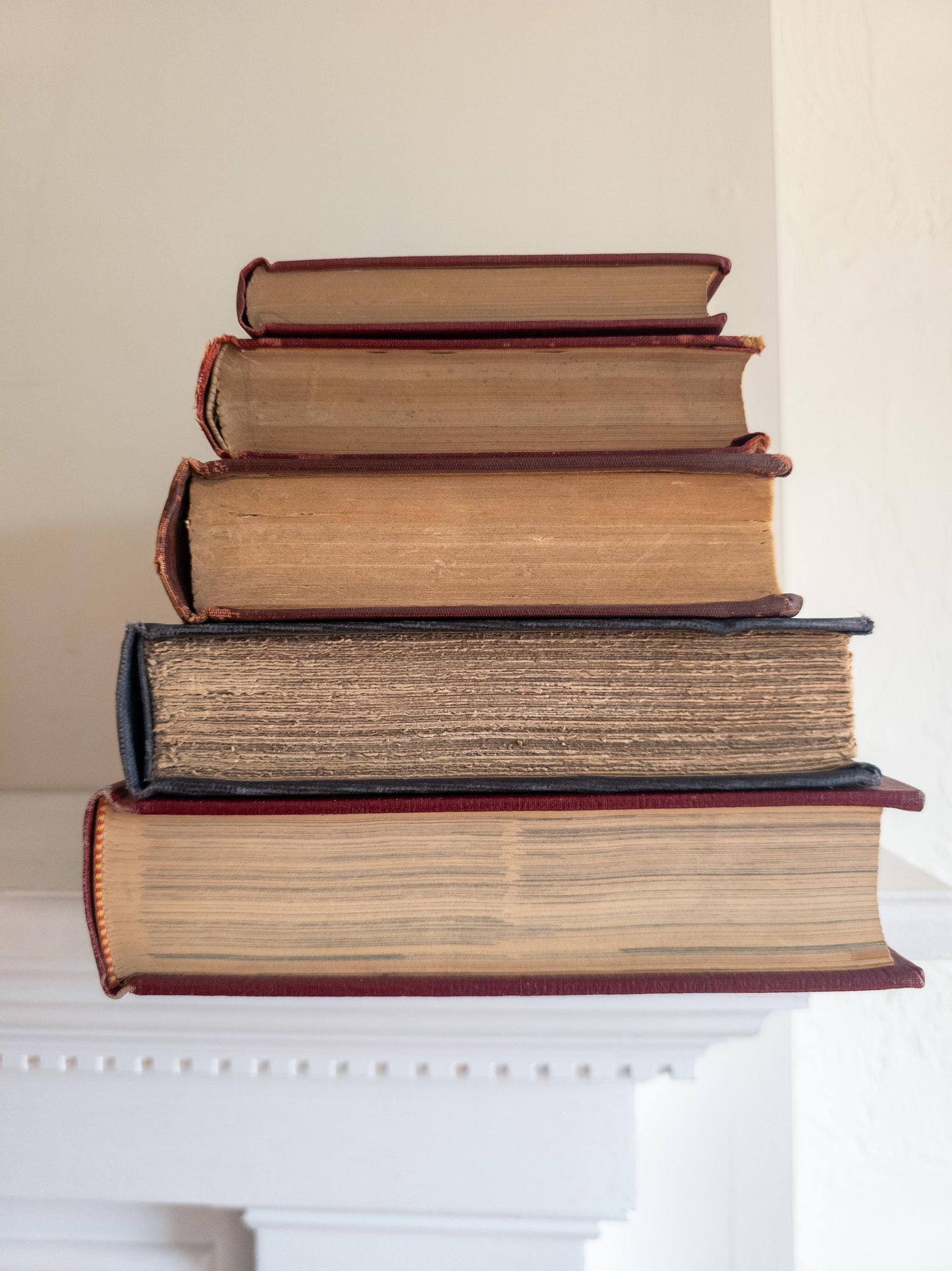 Red vintage books - Set of 5