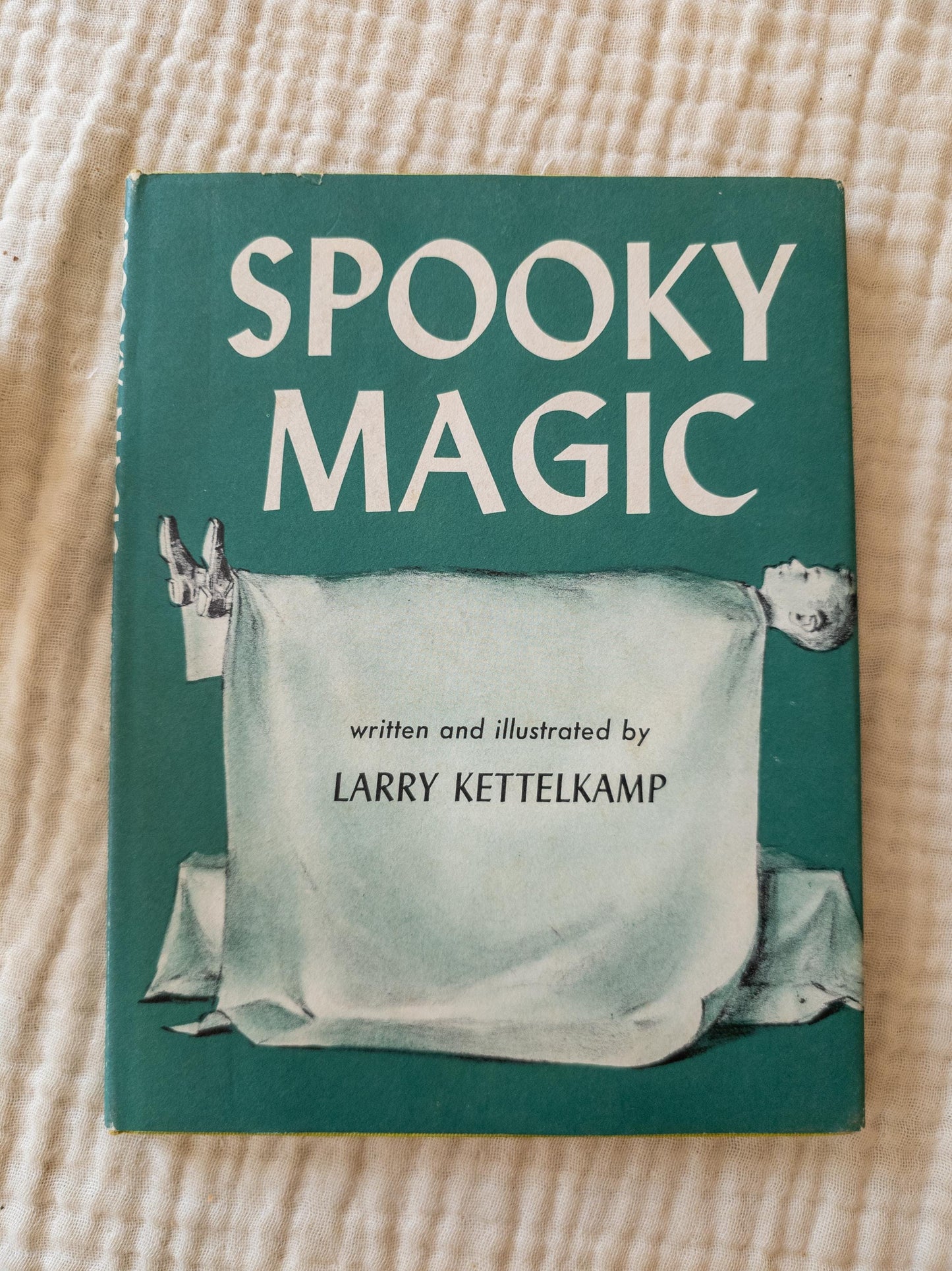 Spooky Magic by Larry Kettelkamp
